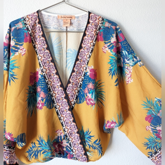 Flying Tomato Blouse - Picture 5 of 5